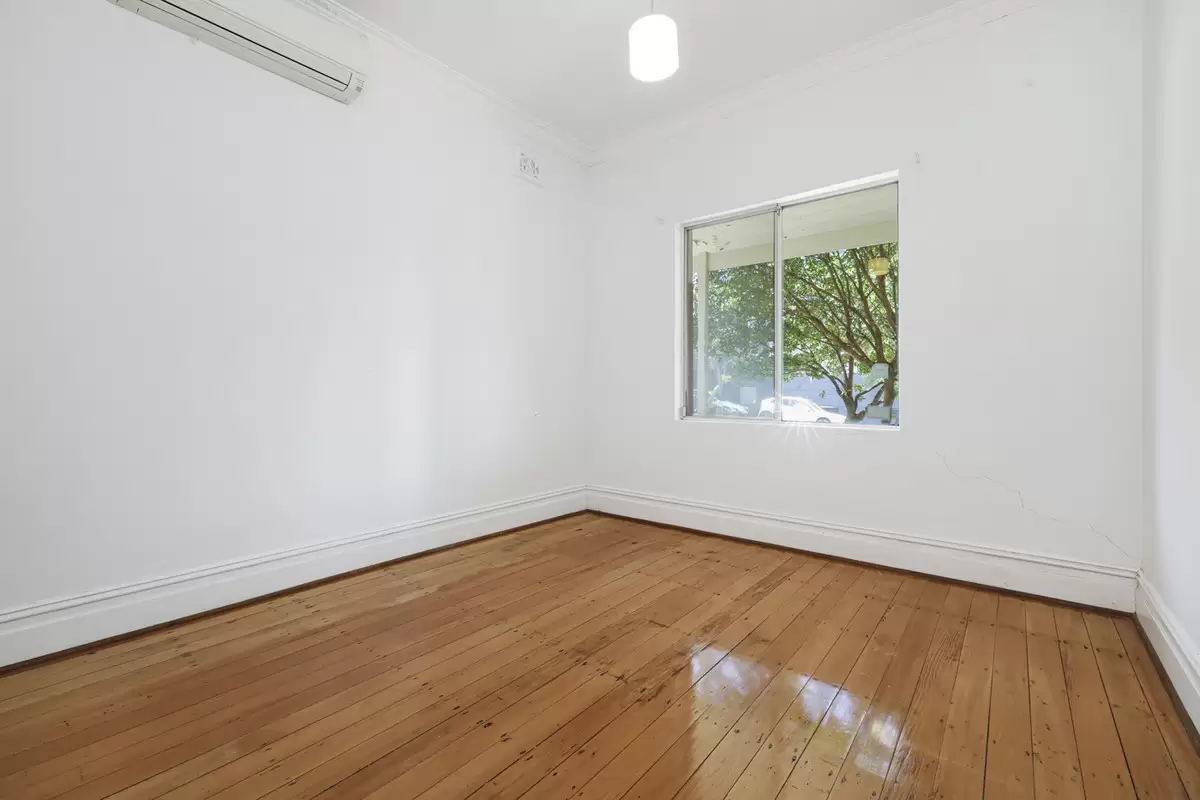 148 Floss Street, Hurlstone Park Sold by Rich & Oliva - image 2