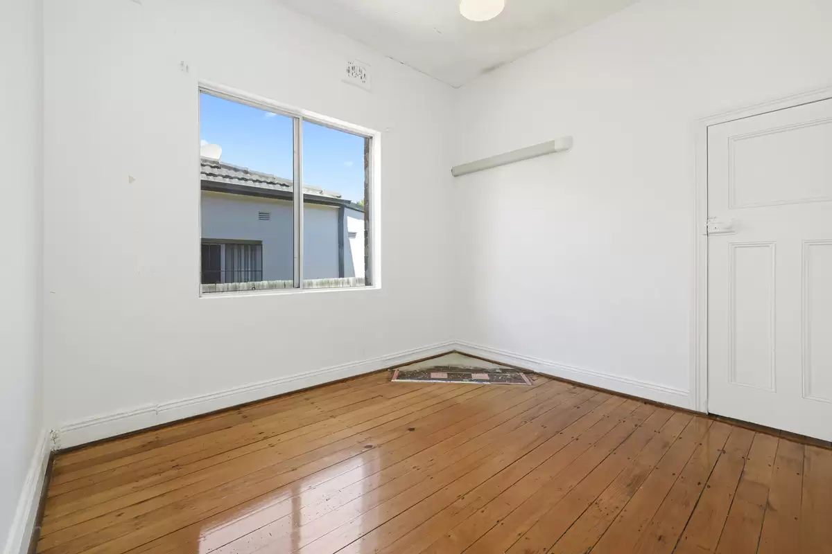 148 Floss Street, Hurlstone Park Sold by Rich & Oliva - image 7