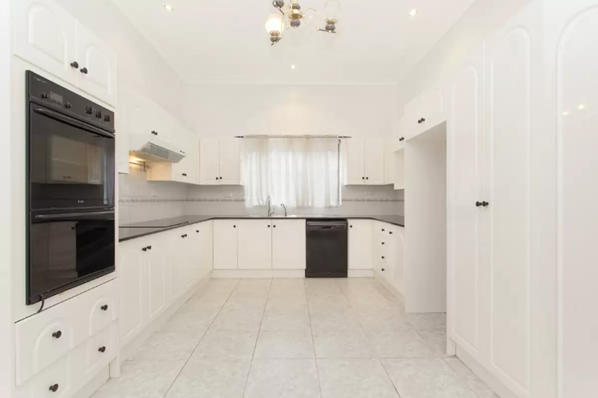 7 Cross Street, Croydon Sold by Rich & Oliva - image 3