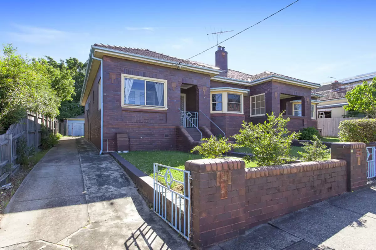 11 Greenhills Street, Croydon Sold by Rich & Oliva - image 1