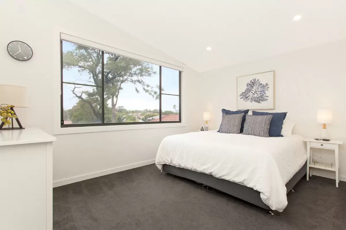 14 Holborow Street, Croydon Sold by Rich & Oliva - image 3