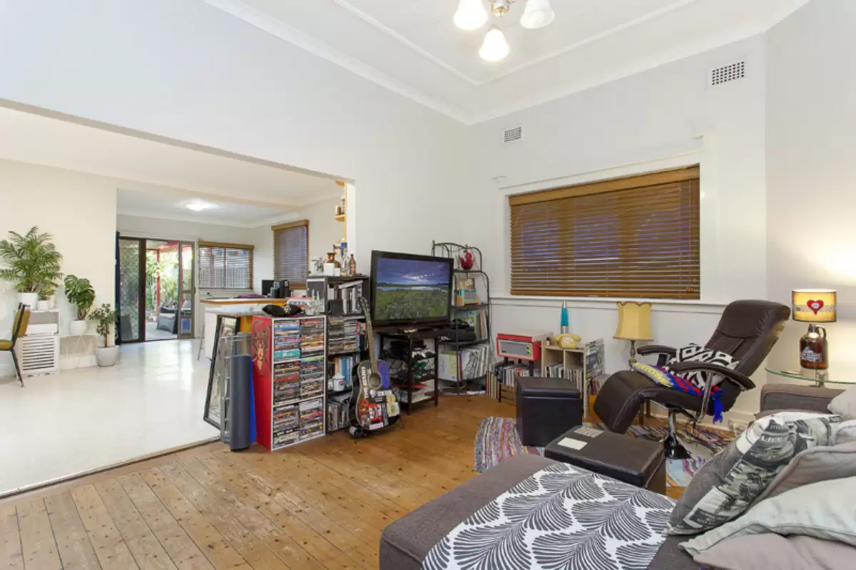 53 Cowper Street, Campsie Sold by Rich & Oliva - image 2
