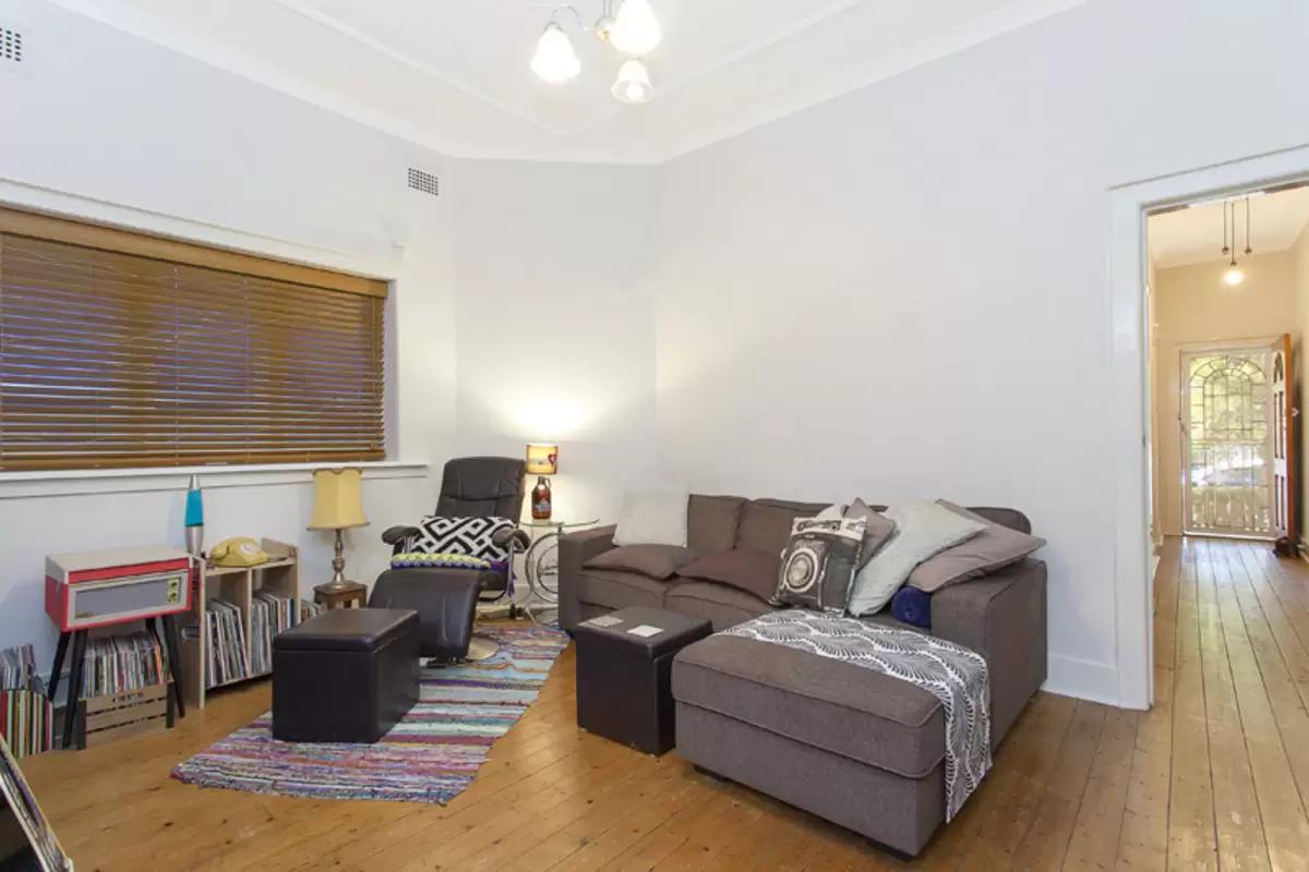 53 Cowper Street, Campsie Sold by Rich & Oliva - image 4