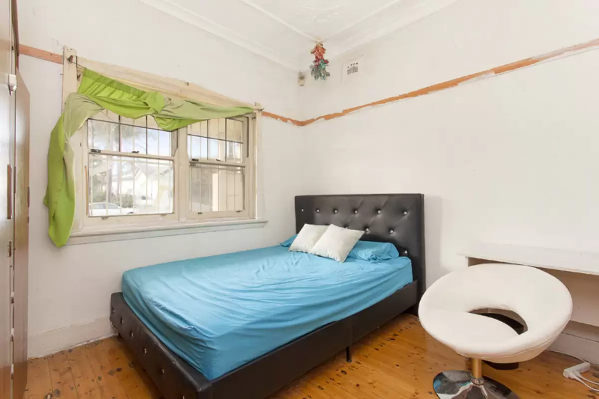 6 Beamish, Campsie Sold by Rich & Oliva - image 3
