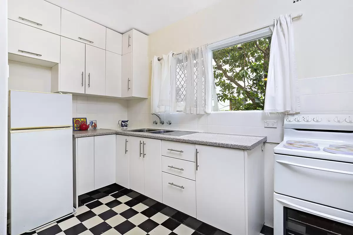 13/8 Brunswick Parade, Ashfield Sold by Rich & Oliva - image 4