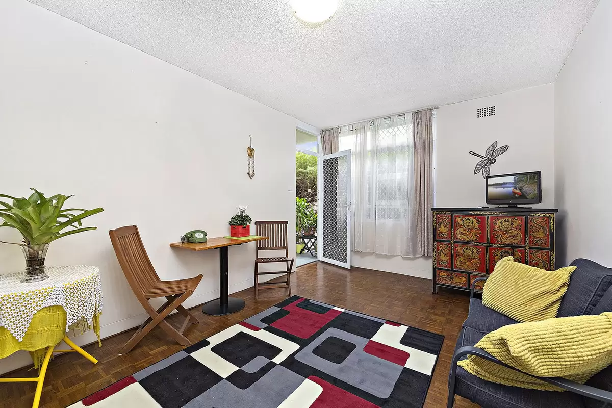 13/8 Brunswick Parade, Ashfield Sold by Rich & Oliva - image 3