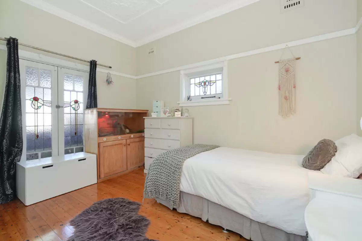 61 Trevenar Street, Ashbury Sold by Rich & Oliva - image 3