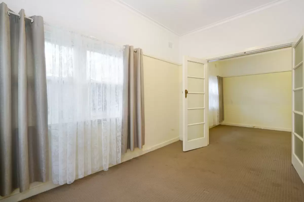 2/274 Stanmore Road, Petersham Sold by Rich & Oliva - image 3