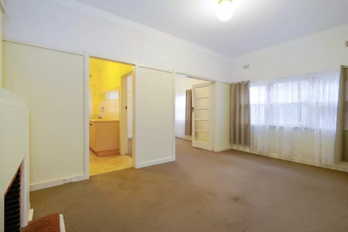2/274 Stanmore Road, Petersham Sold by Rich & Oliva - image 4