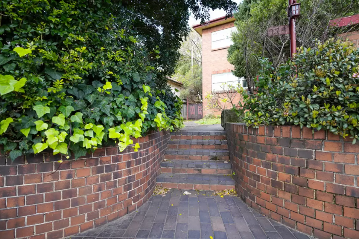 2/274 Stanmore Road, Petersham Sold by Rich & Oliva - image 9