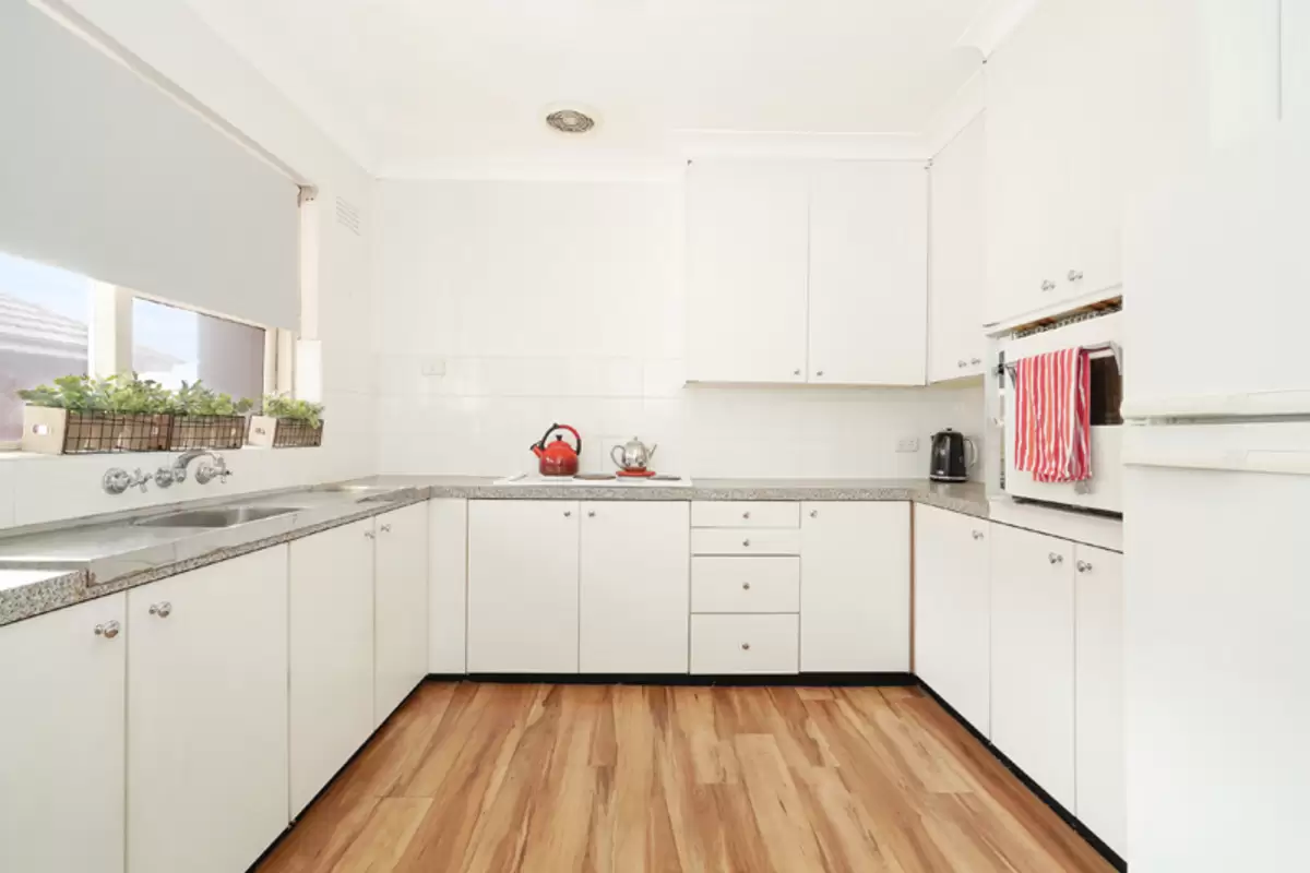 33/3-13 Comer Street, Burwood Sold by Rich & Oliva - image 3