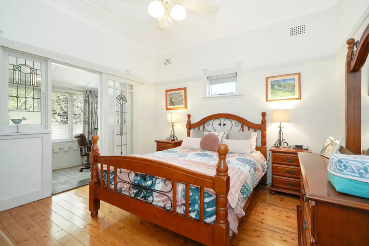7 Llangollan Avenue, Enfield Sold by Rich & Oliva - image 7