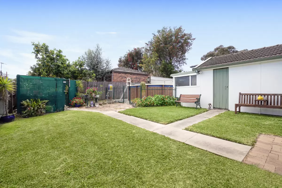 7 Llangollan Avenue, Enfield Sold by Rich & Oliva - image 2