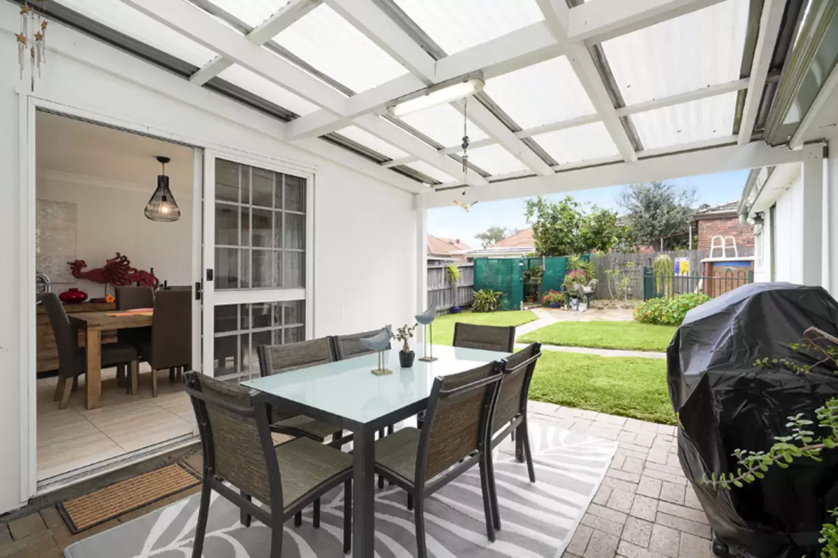 7 Llangollan Avenue, Enfield Sold by Rich & Oliva - image 6