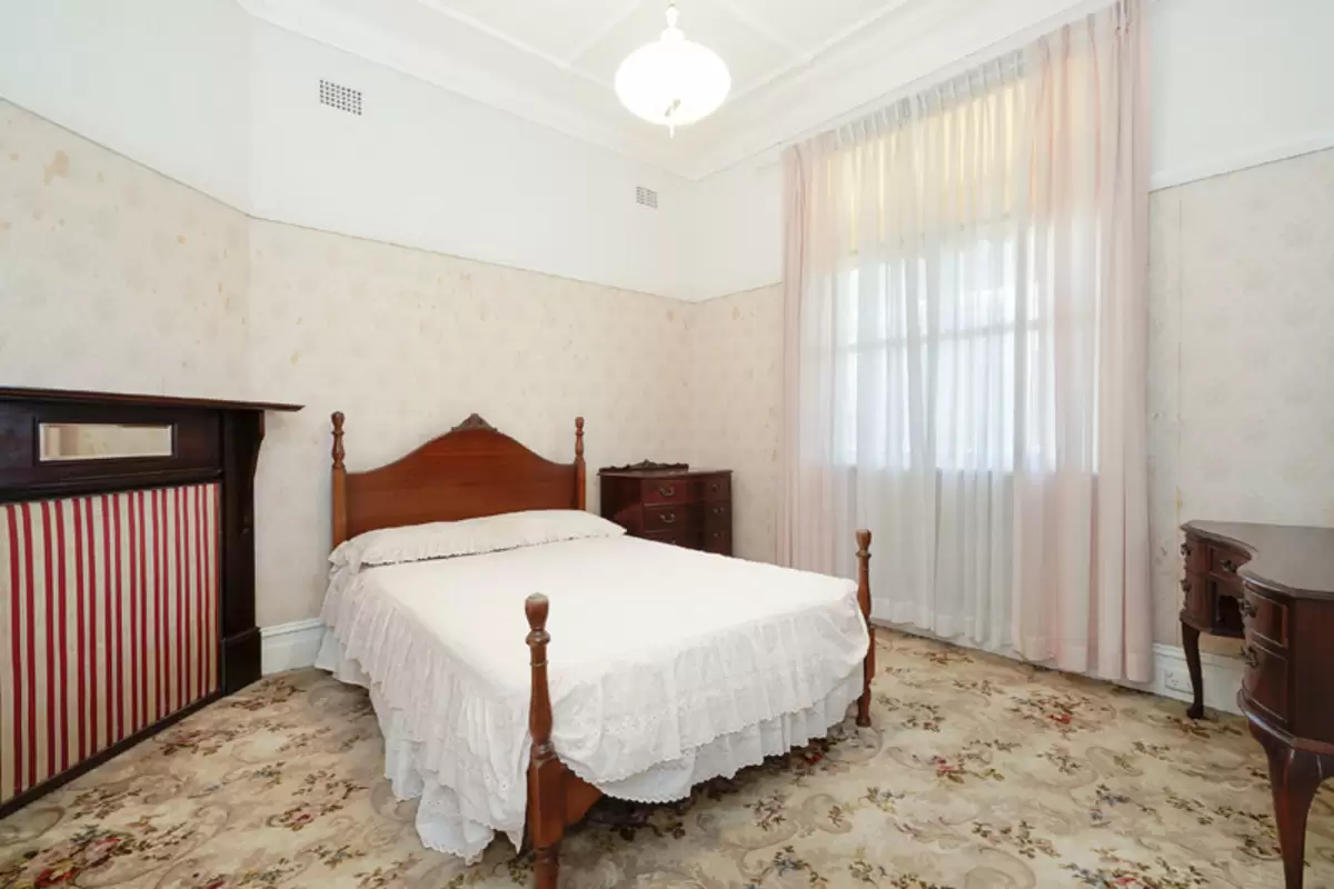 7 Bastable Street, Croydon Sold by Rich & Oliva - image 2