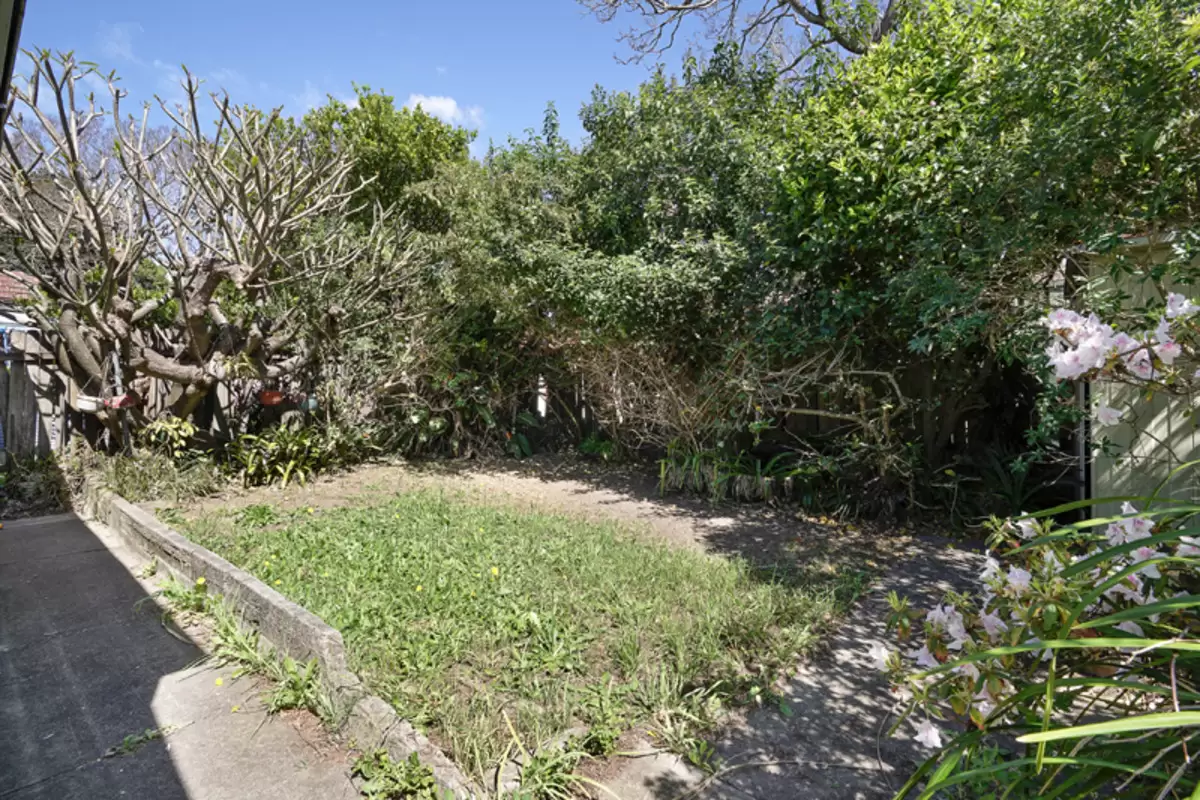 7 Bastable Street, Croydon Sold by Rich & Oliva - image 9