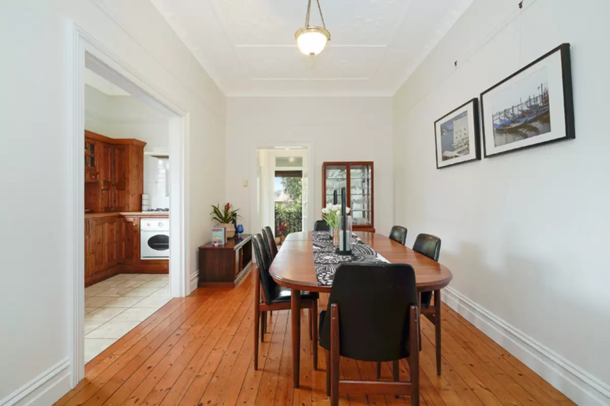 41 Baker Street, Enfield Sold by Rich & Oliva - image 6