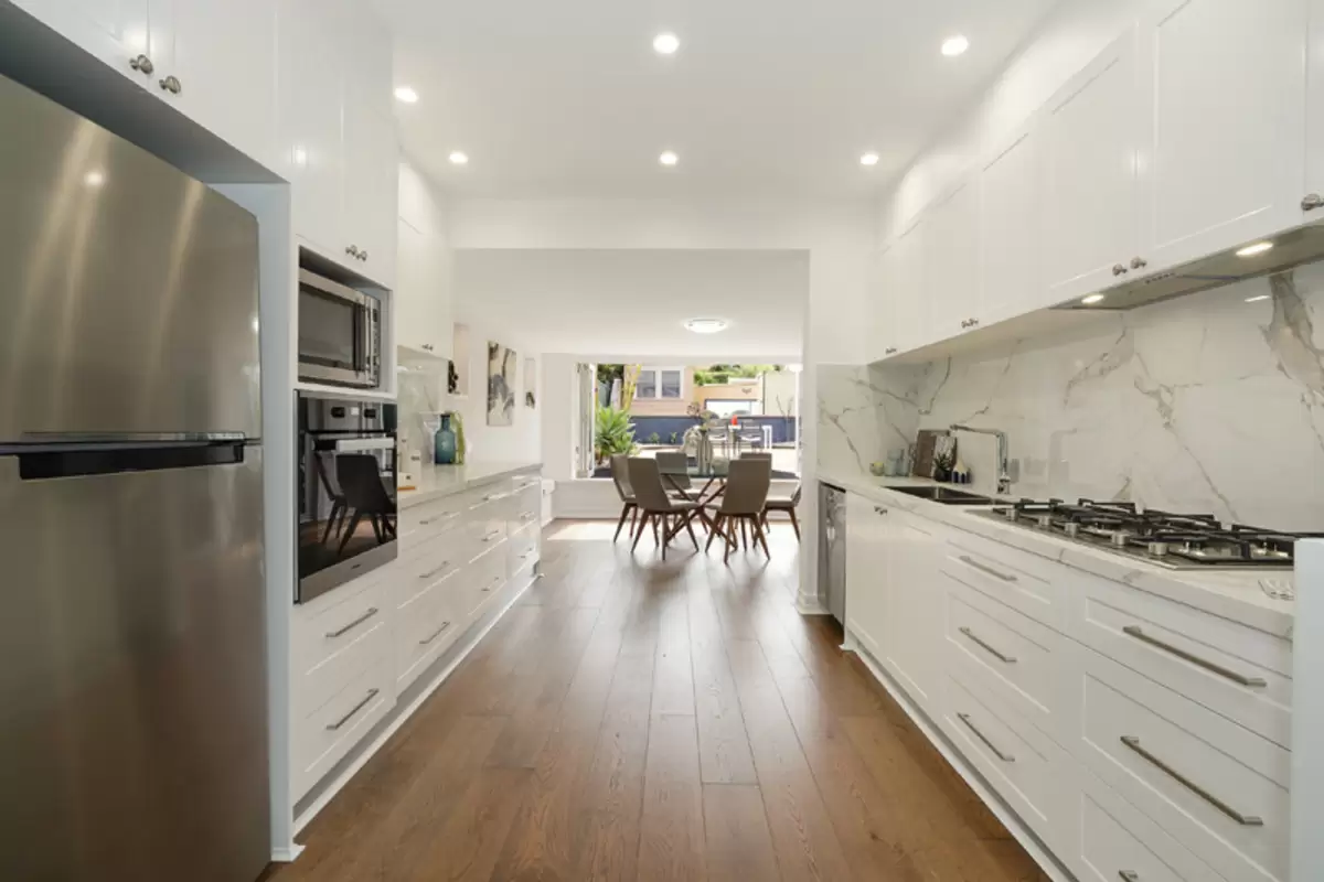 31 Wallace Street, Burwood Sold by Rich & Oliva - image 3