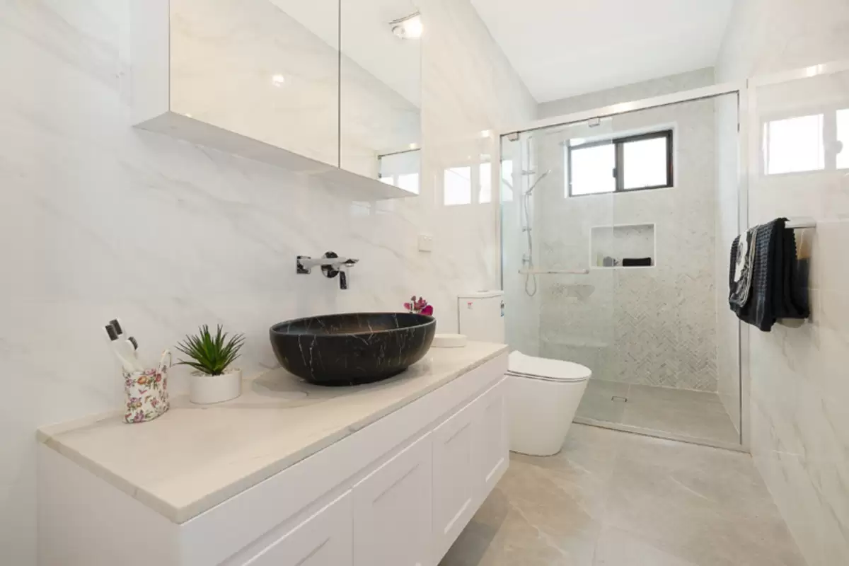 31 Wallace Street, Burwood Sold by Rich & Oliva - image 6