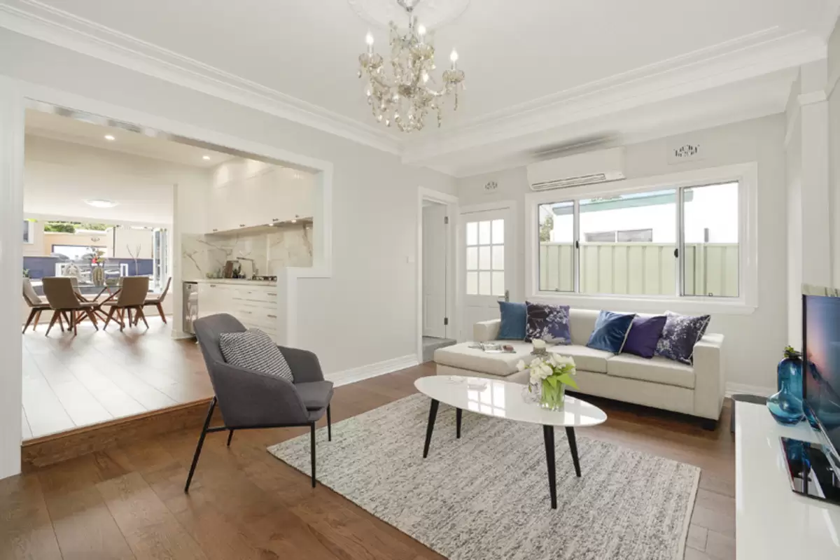 31 Wallace Street, Burwood Sold by Rich & Oliva - image 2
