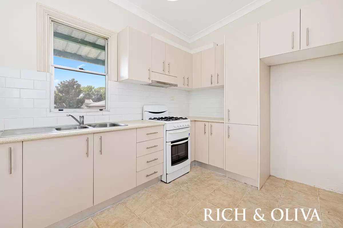 8 Tahlee St (rear), Burwood Leased by Rich & Oliva - image 4