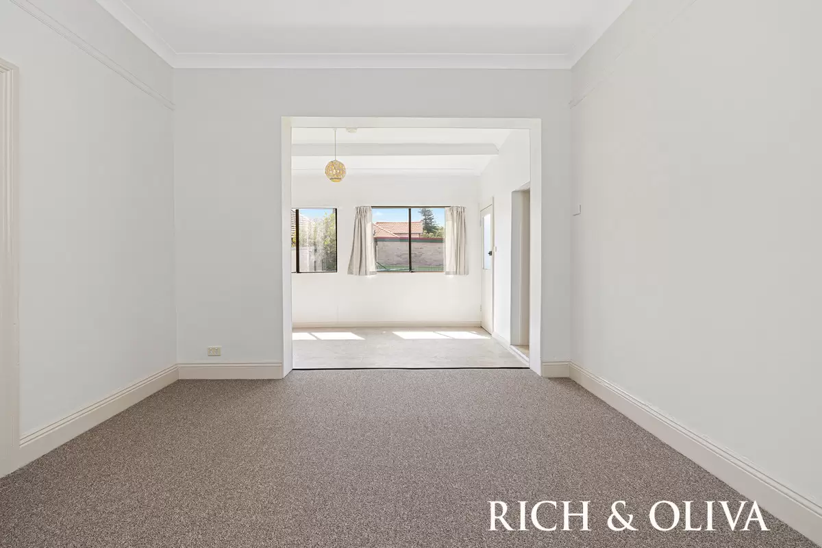 8 Tahlee St (rear), Burwood Leased by Rich & Oliva - image 2