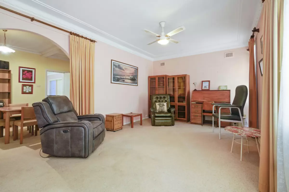 9 Latvia Avenue, Greenacre Sold by Rich & Oliva - image 3