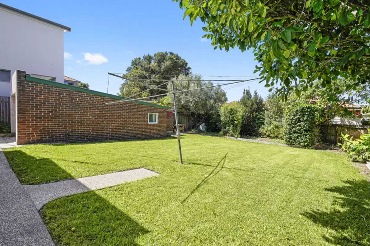 28 Lasswade Street, Ashbury Sold by Rich & Oliva - image 2