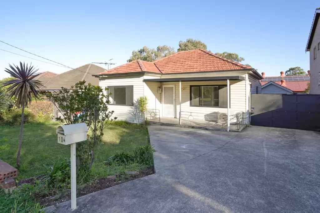 104 Chaseling Street, Greenacre Sold by Rich & Oliva