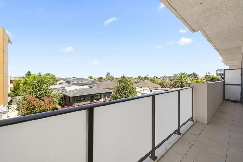 60/884 Canterbury Road, Roselands Sold by Rich & Oliva