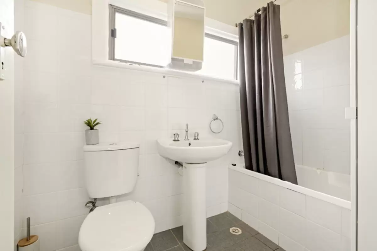 26 Omaha Street, Belfield Sold by Rich & Oliva - image 6