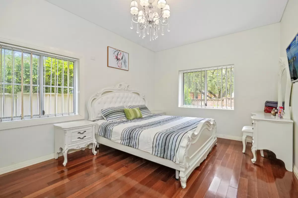 18 Sunbeam Avenue, Croydon Sold by Rich & Oliva - image 8