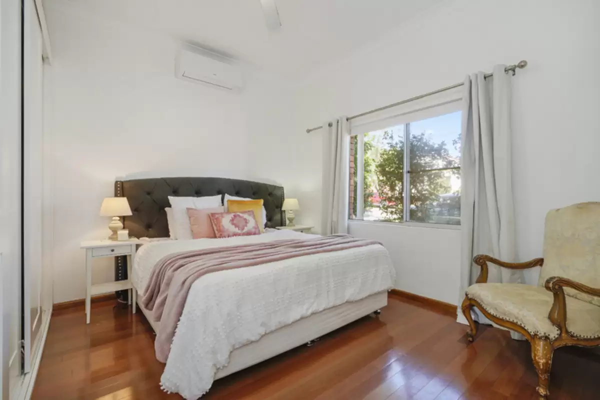 25 Woodlands Road, Ashbury Sold by Rich & Oliva - image 2