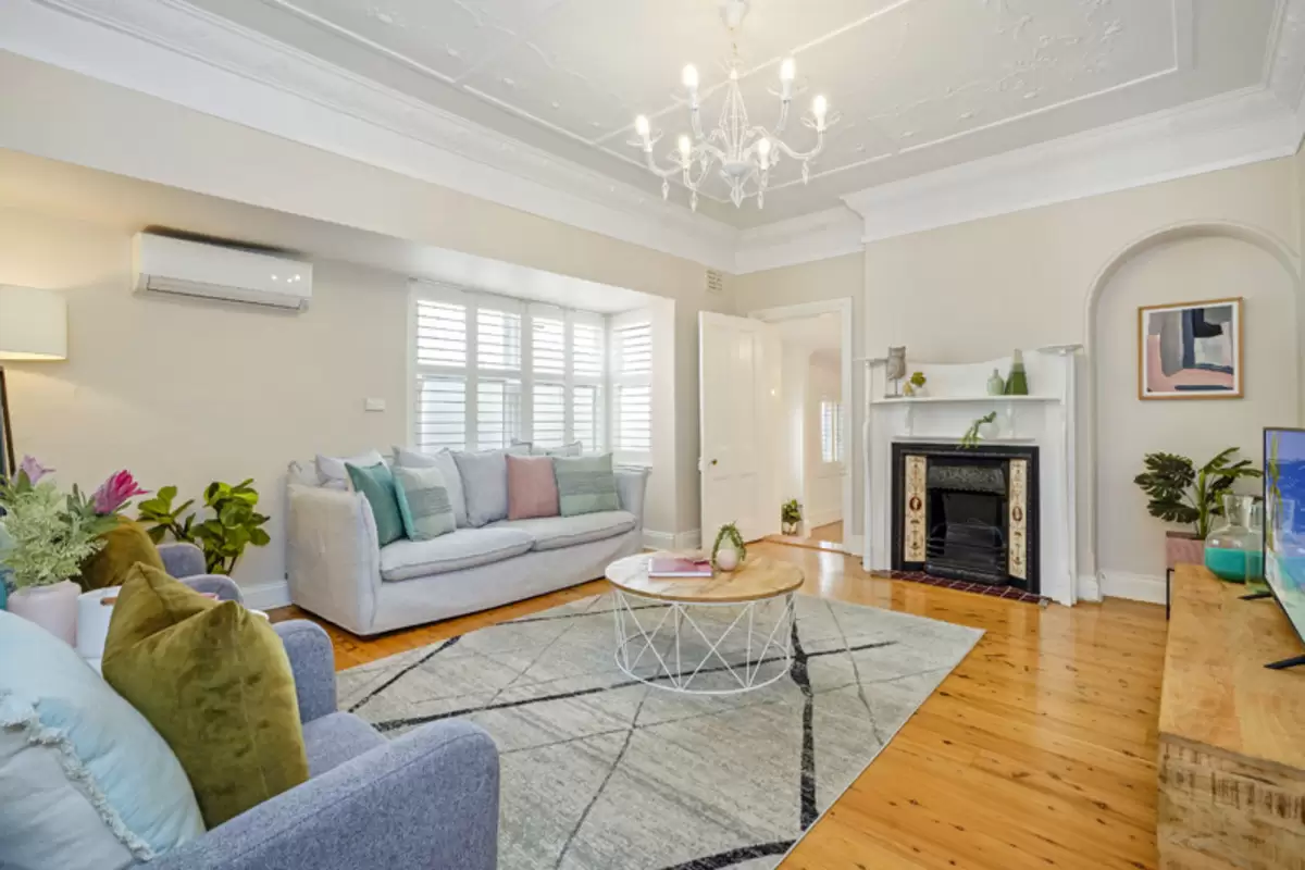 64 Fitzroy Street, Burwood Sold by Rich & Oliva - image 2
