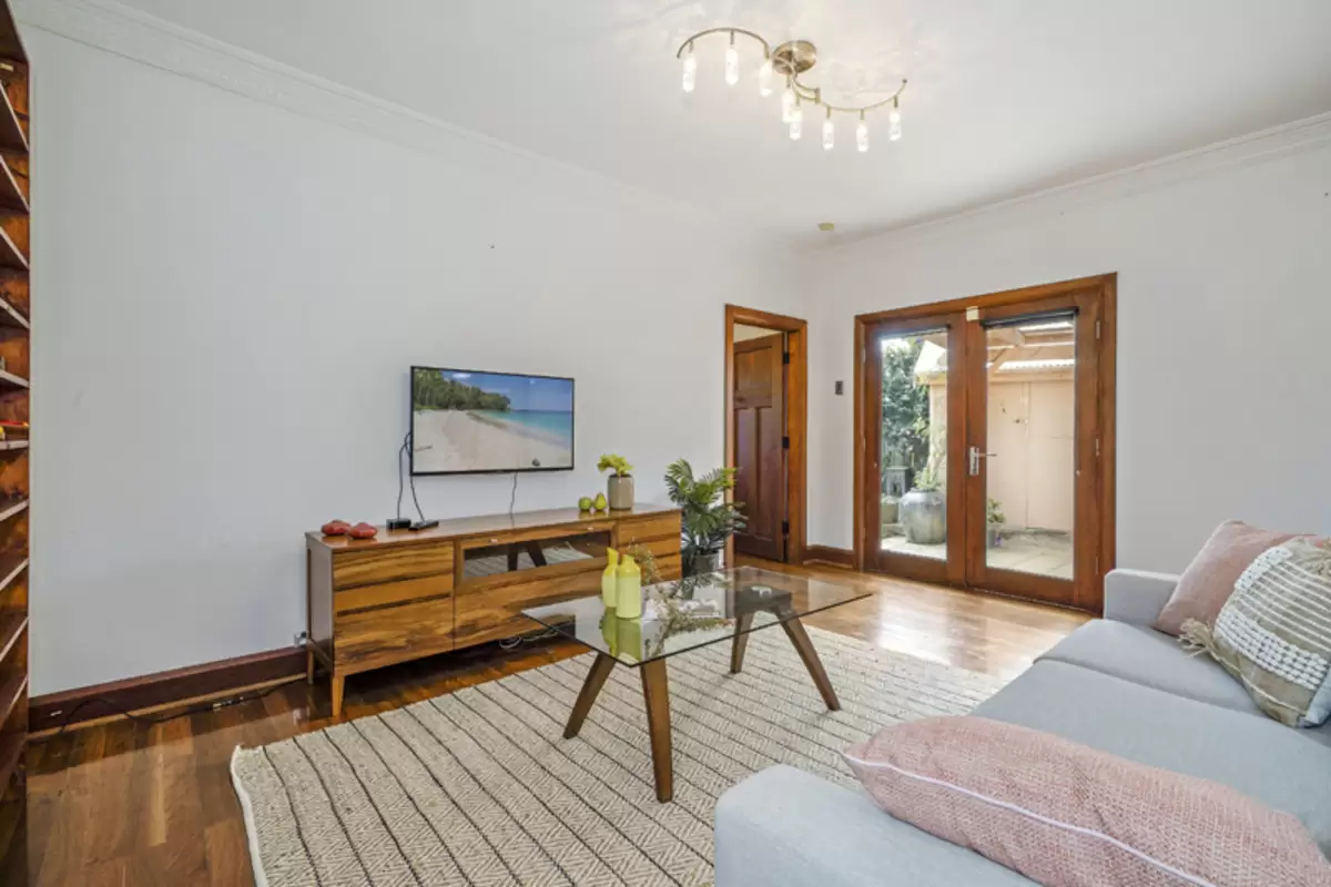 52 King Street, Ashbury Sold by Rich & Oliva - image 7