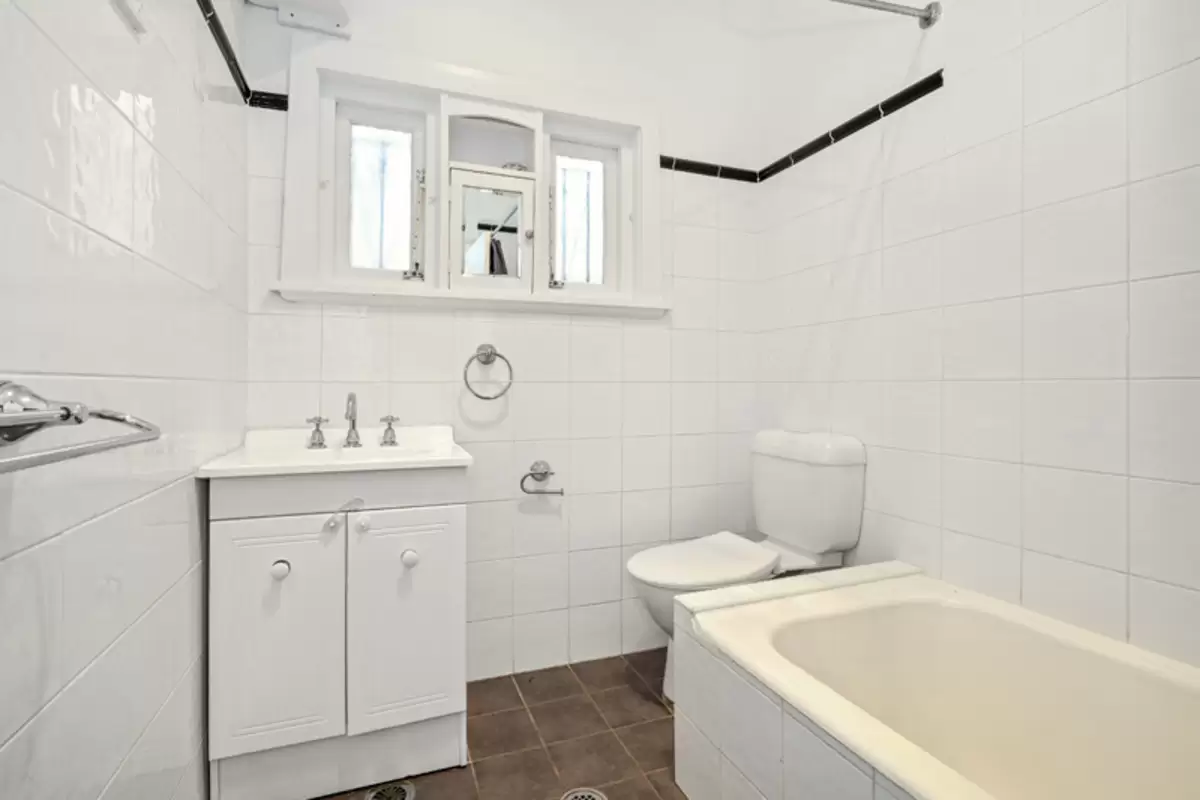 52 King Street, Ashbury Sold by Rich & Oliva - image 11