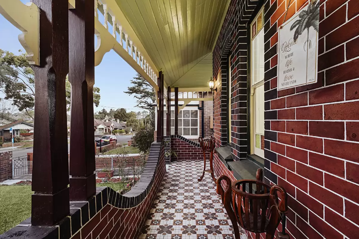 1 Tahlee Street, Burwood Sold by Rich & Oliva - image 2