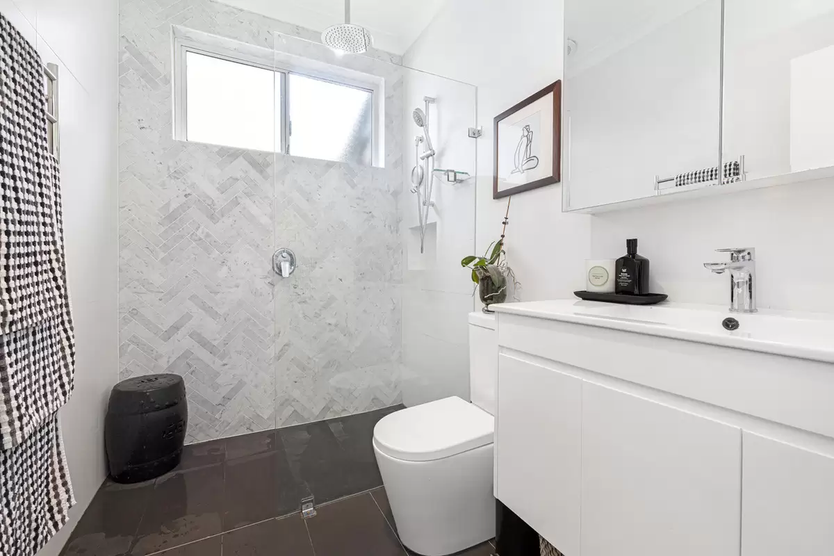 17 Keevin Street, Roselands Sold by Rich & Oliva - image 7