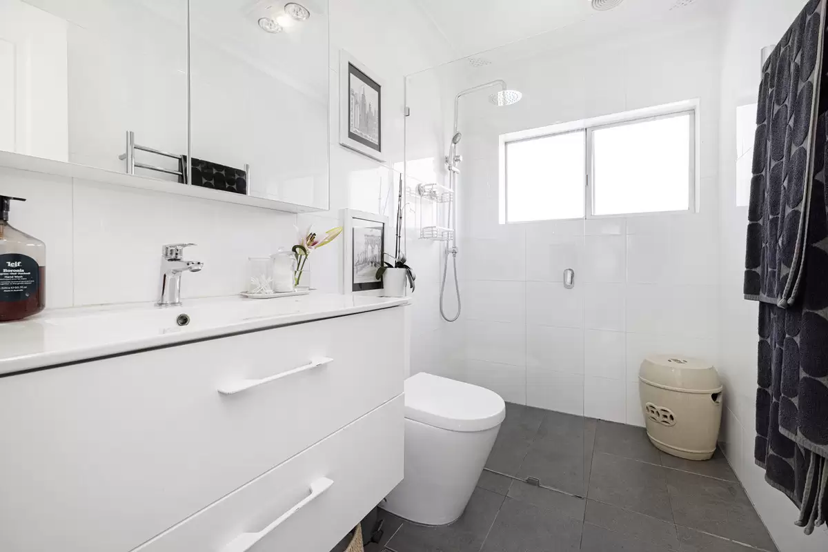 17 Keevin Street, Roselands Sold by Rich & Oliva - image 20