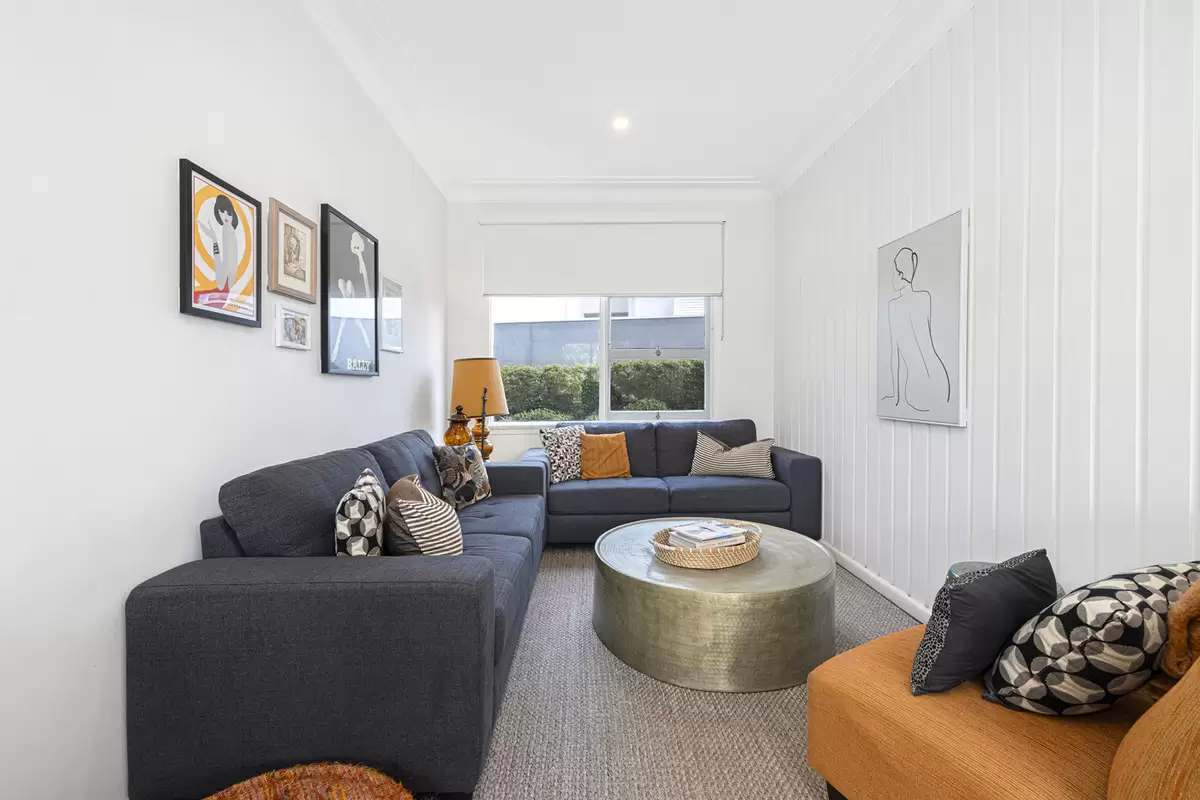 17 Keevin Street, Roselands Sold by Rich & Oliva - image 5