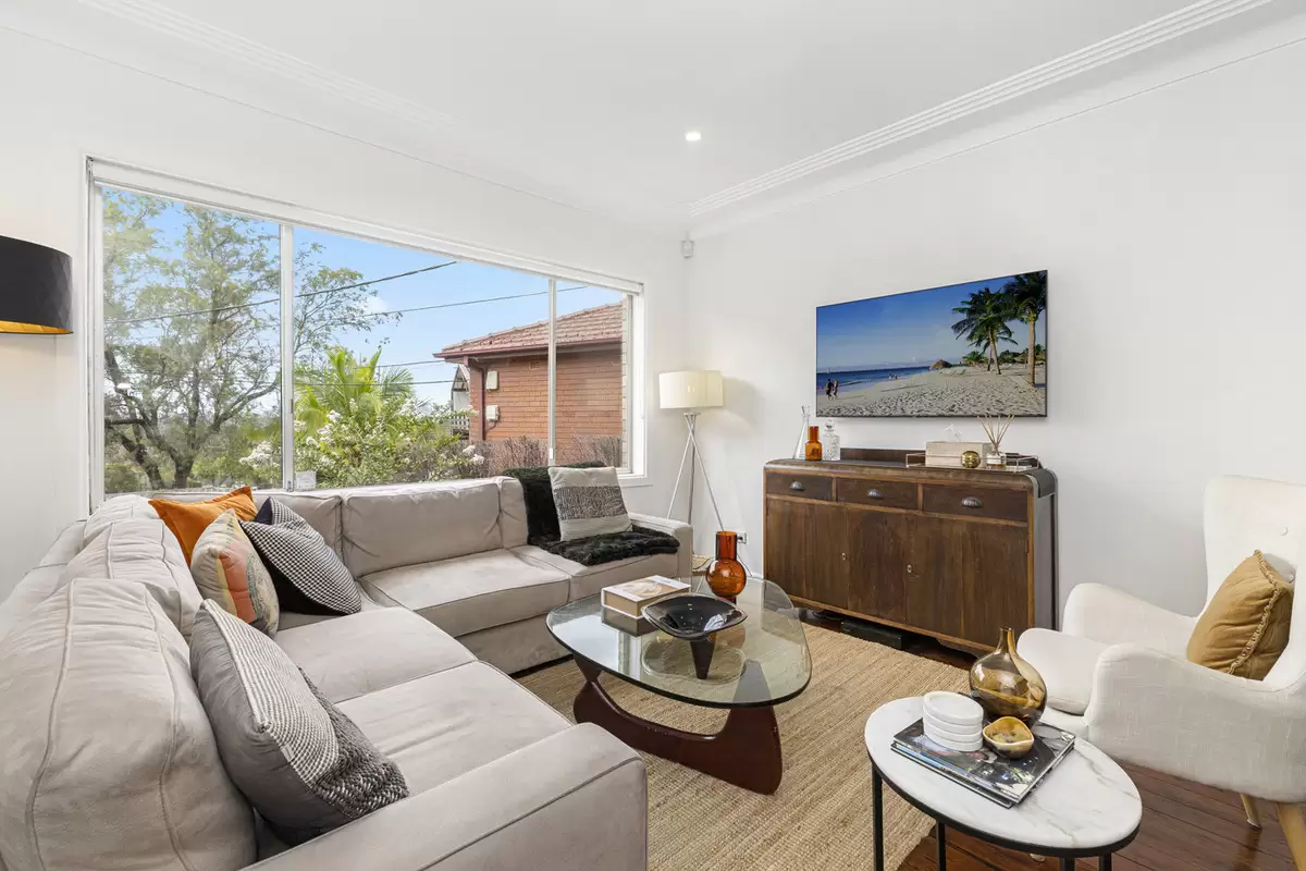 17 Keevin Street, Roselands Sold by Rich & Oliva - image 3