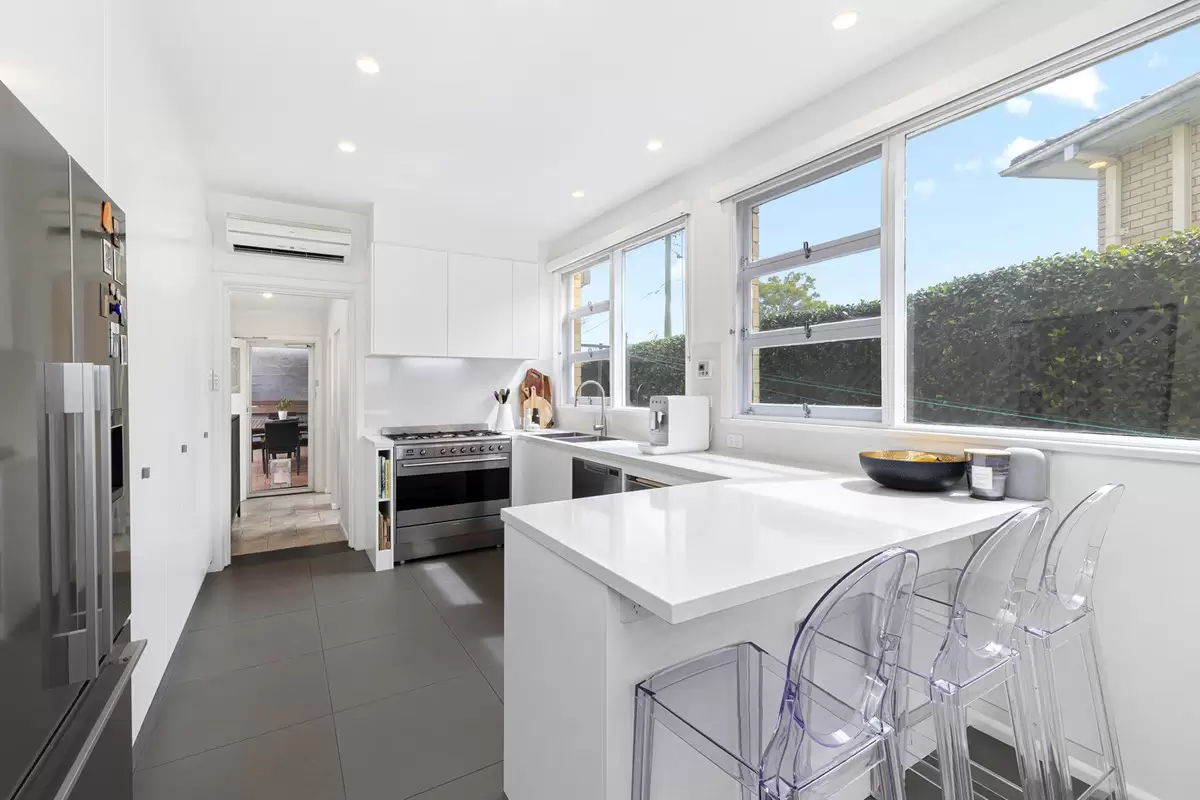 17 Keevin Street, Roselands Sold by Rich & Oliva - image 8