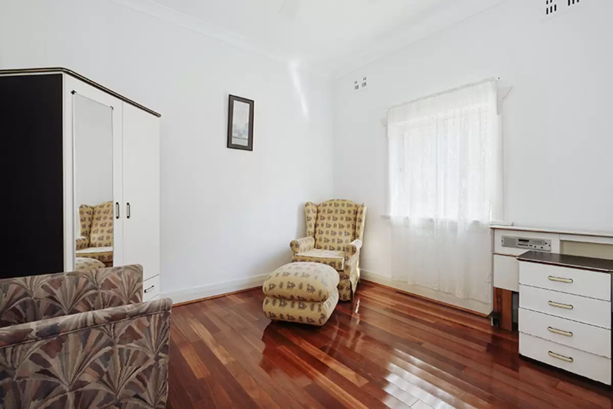6 Roslyn Street, Ashbury Sold by Rich & Oliva - image 5