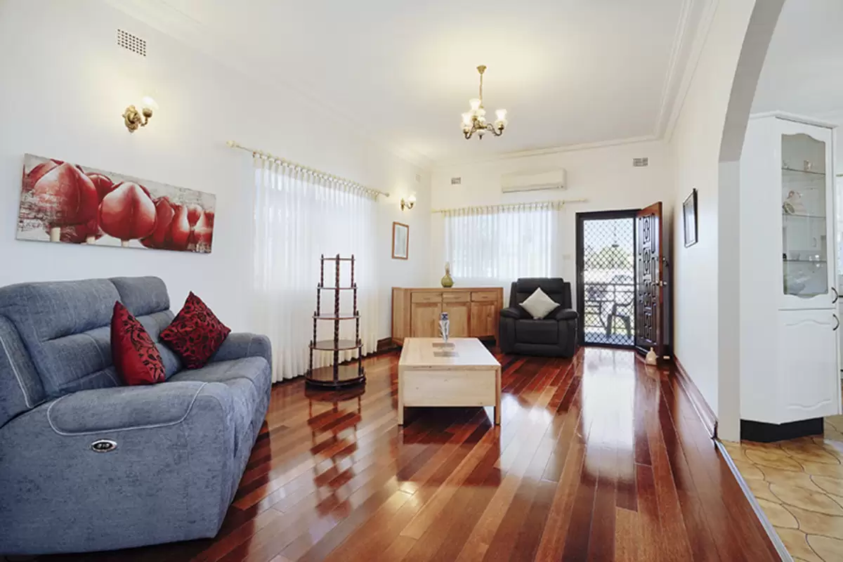 6 Roslyn Street, Ashbury Sold by Rich & Oliva - image 10