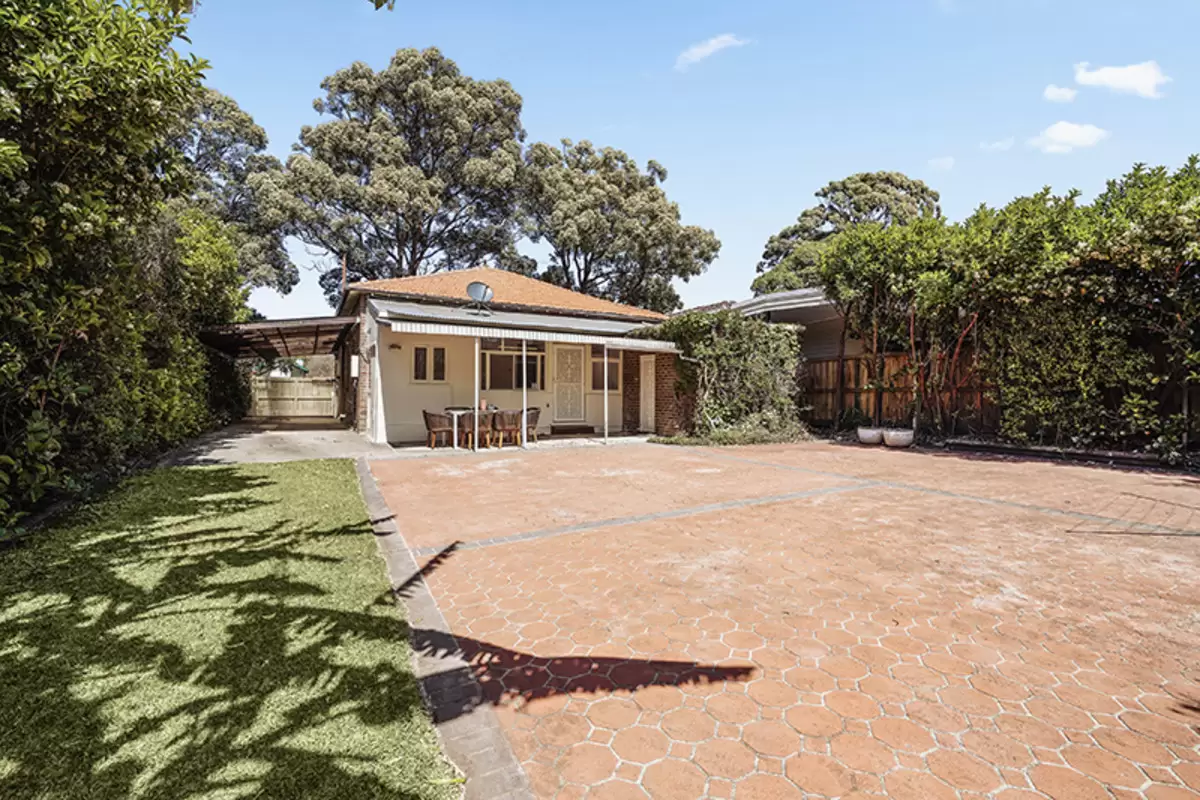 11 Rosa Street, Croydon Sold by Rich & Oliva - image 13