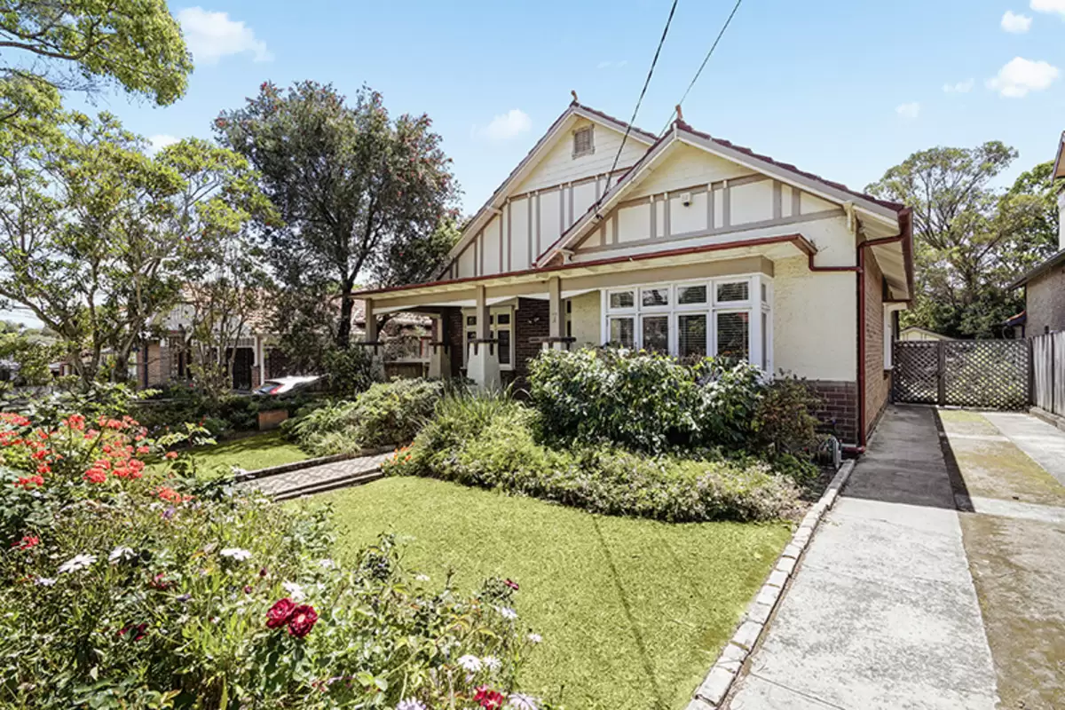 7 Fitzroy Street, Croydon Sold by Rich & Oliva - image 3