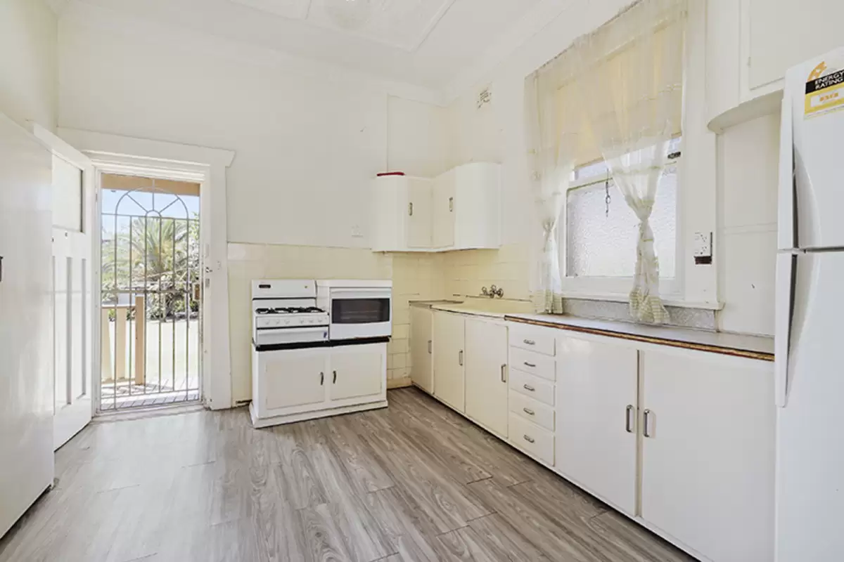 7 Fitzroy Street, Croydon Sold by Rich & Oliva - image 10