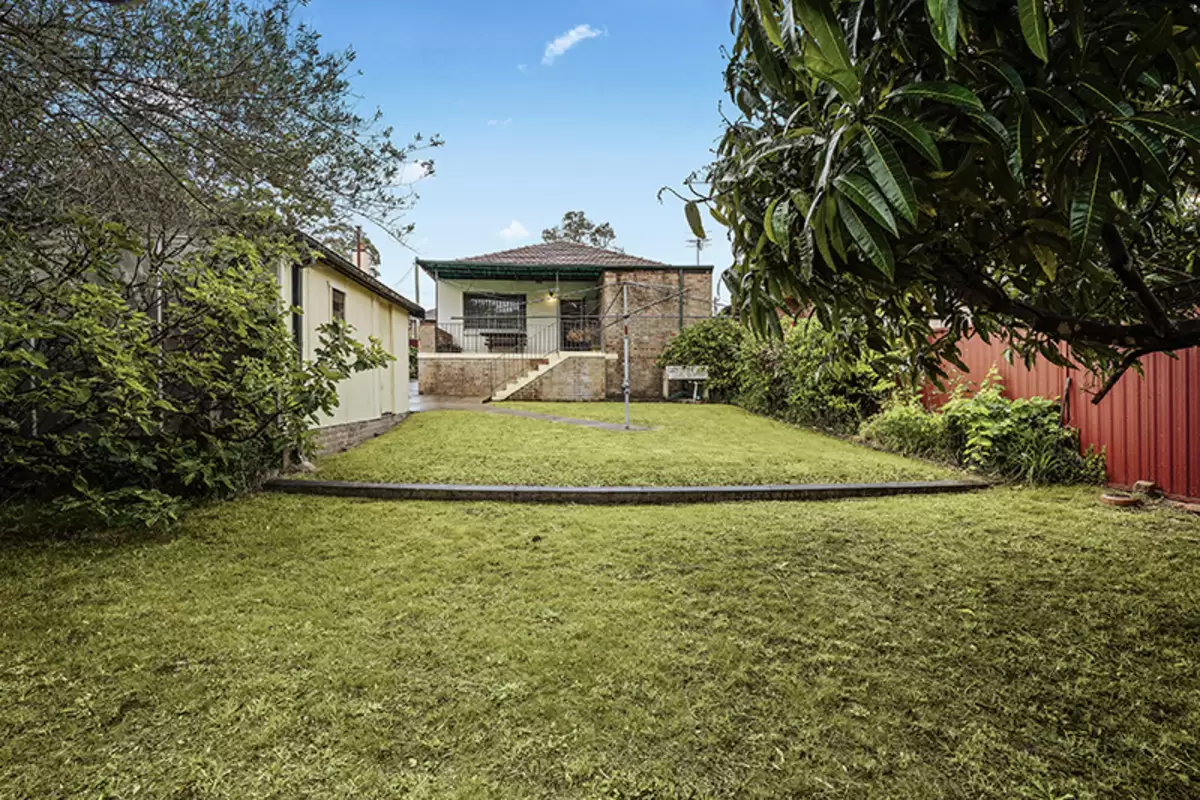 22 Leith Street, Ashbury Sold by Rich & Oliva - image 11