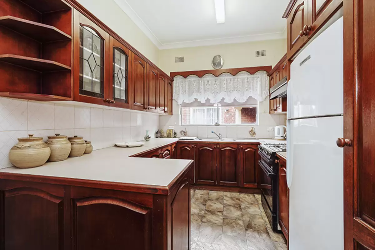 22 Leith Street, Ashbury Sold by Rich & Oliva - image 4