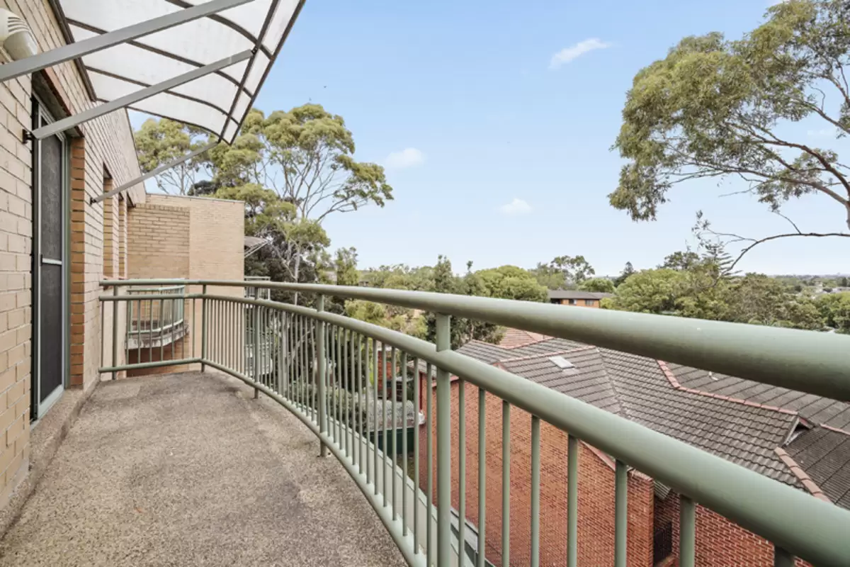 21/1 Livingstone Road, Petersham Sold by Rich & Oliva - image 4